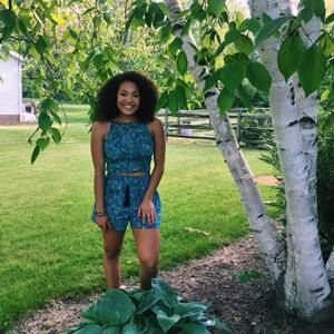 Meet your Posher, Makayla